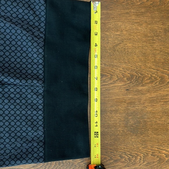 Lululemon NO SIZE pants! Compression pants. IVE shown inches for rise, front/bk - Picture 4 of 6